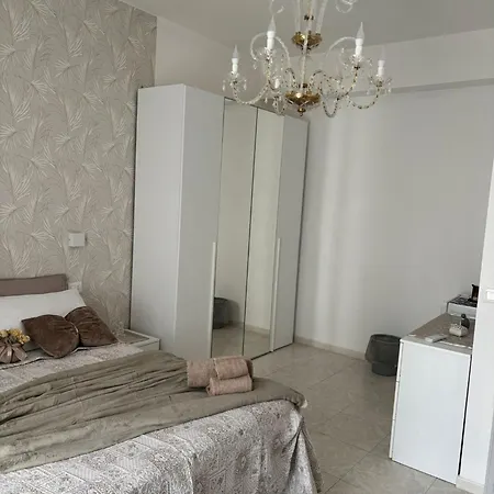 Le Ninfee מרינה די ג'ויוסה איוניקה